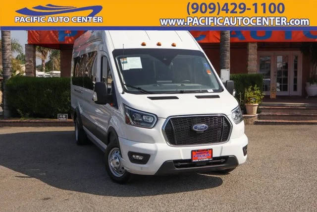 2023 Ford Transit Passenger Wagon XLT RWD photo