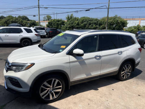 2016 Honda Pilot Touring FWD photo