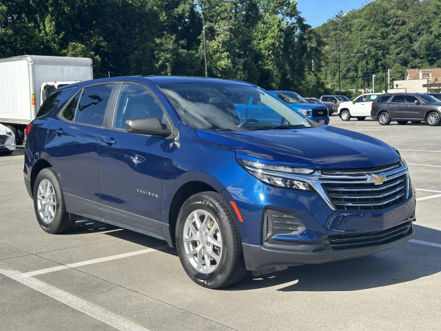 2022 Chevrolet Equinox LS AWD photo