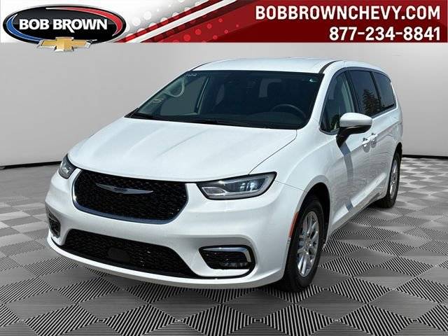 2023 Chrysler Pacifica Minivan Touring L FWD photo