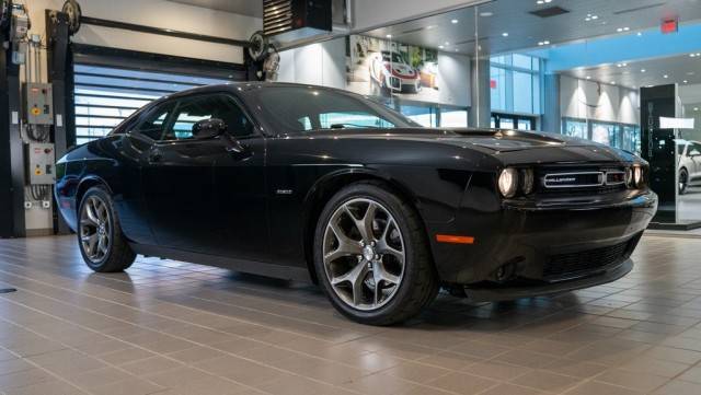 2015 Dodge Challenger R/T RWD photo