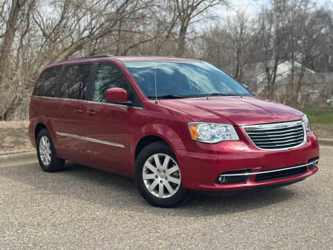 2015 Chrysler Town and Country Touring FWD photo