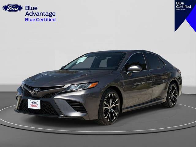 2019 Toyota Camry SE FWD photo