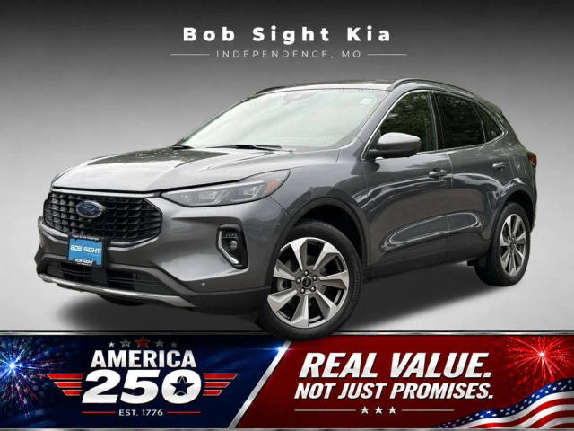 2023 Ford Escape Platinum AWD photo