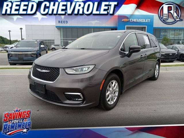 2023 Chrysler Pacifica Minivan Touring L FWD photo