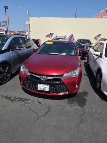 2015 Toyota Camry FWD photo