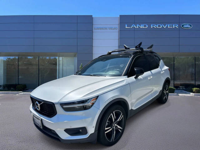 2019 Volvo XC40 R-Design FWD photo