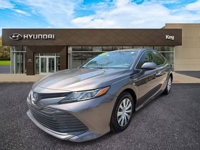 2018 Toyota Camry Hybrid XLE FWD photo