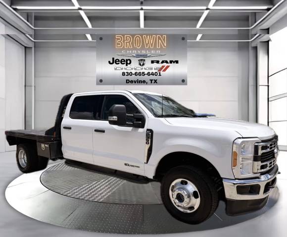 2023 Ford F-350 Super Duty XLT 4WD photo