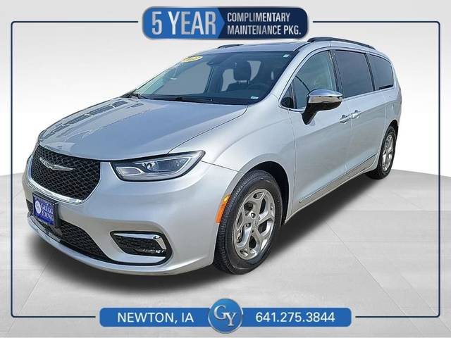 2023 Chrysler Pacifica Minivan Limited FWD photo