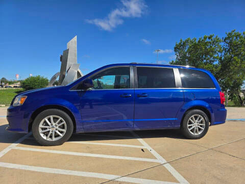 2020 Dodge Grand Caravan SXT FWD photo