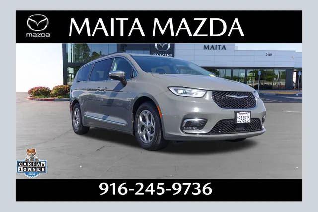2023 Chrysler Pacifica Minivan Limited FWD photo