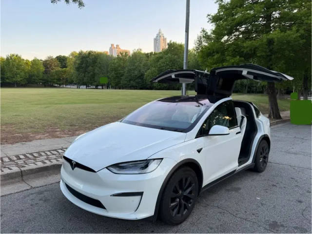 2022 Tesla Model X Plaid AWD photo