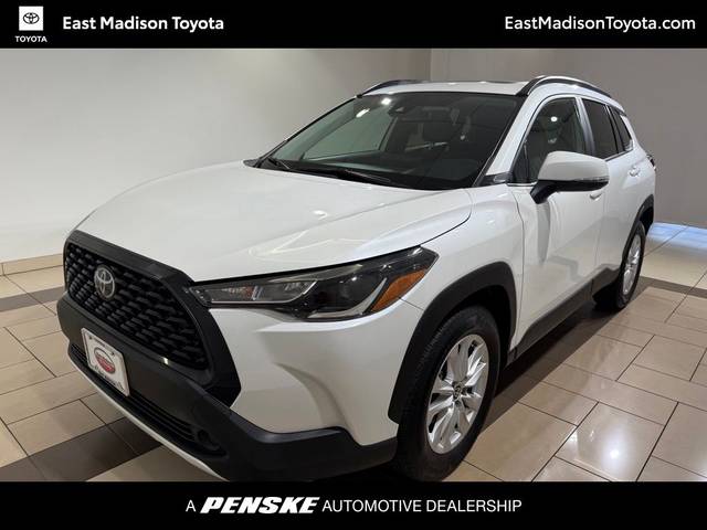 2022 Toyota Corolla Cross LE AWD photo