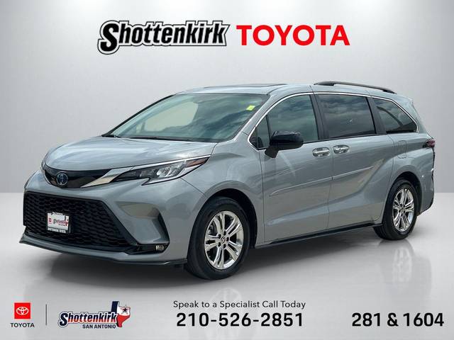 2023 Toyota Sienna XSE AWD photo