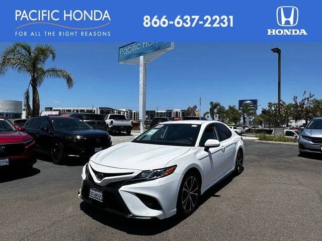2019 Toyota Camry SE FWD photo