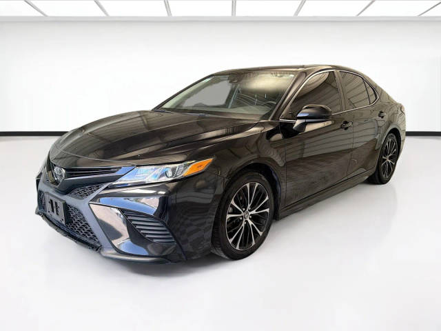 2020 Toyota Camry SE FWD photo