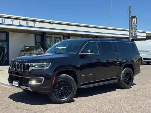 2023 Jeep Wagoneer L Series II 4WD photo