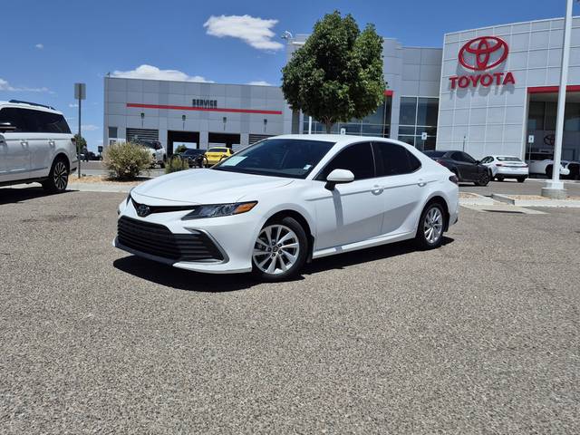 2023 Toyota Camry LE FWD photo