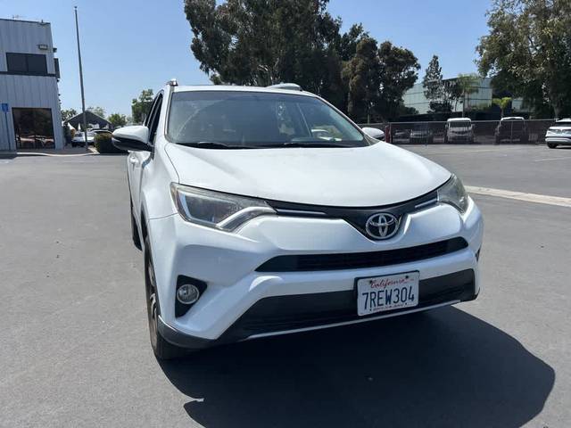 2016 Toyota RAV4 XLE FWD photo