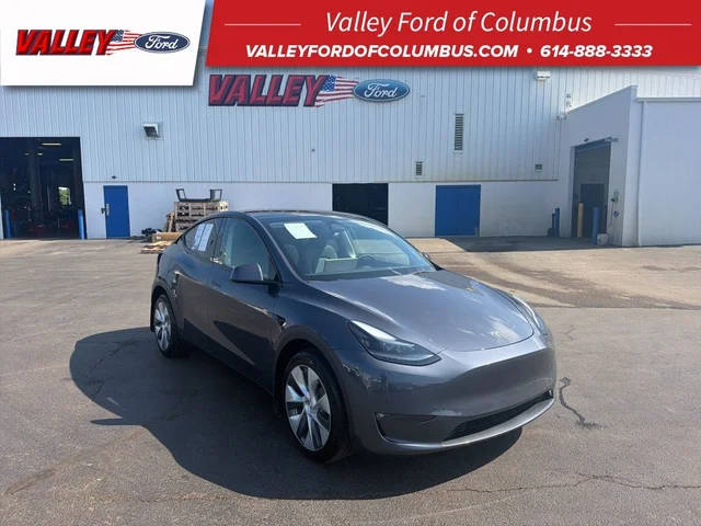 2023 Tesla Model Y Long Range AWD photo