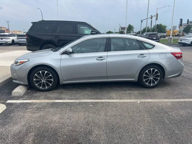 2016 Toyota Avalon XLE Premium FWD photo