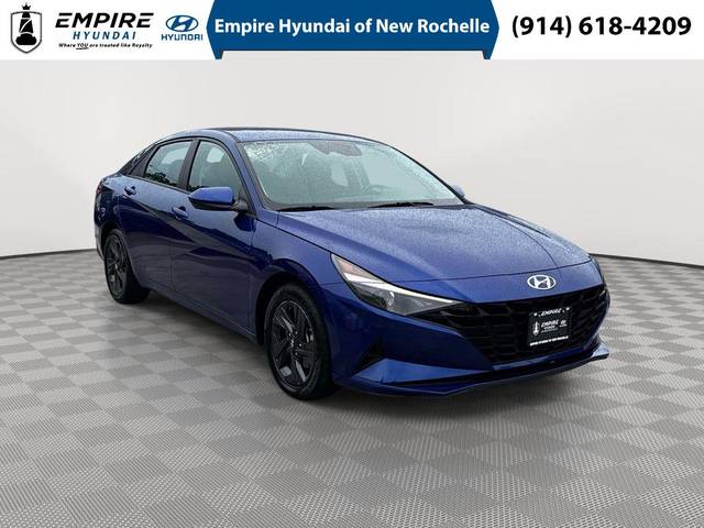 2023 Hyundai Elantra SEL FWD photo