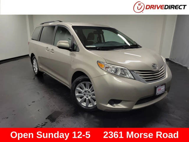 2016 Toyota Sienna LE AWD photo