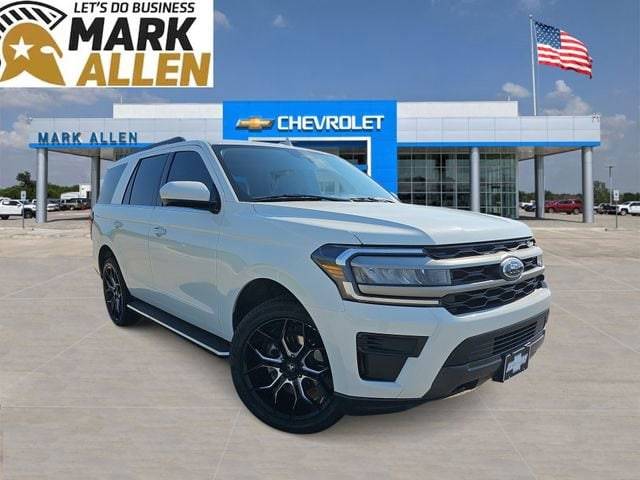 2023 Ford Expedition XLT 4WD photo