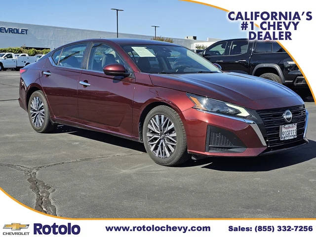 2023 Nissan Altima 2.5 SV FWD photo