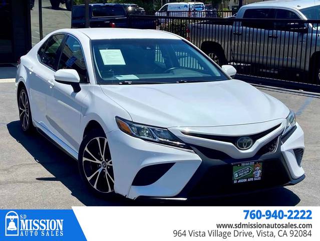 2018 Toyota Camry SE FWD photo