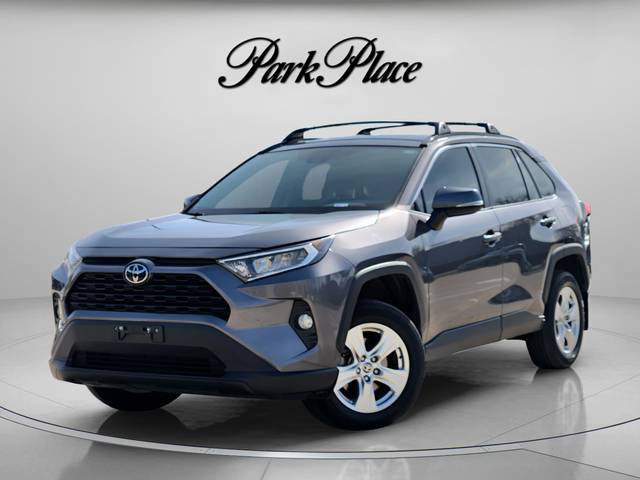 2021 Toyota RAV4 XLE AWD photo