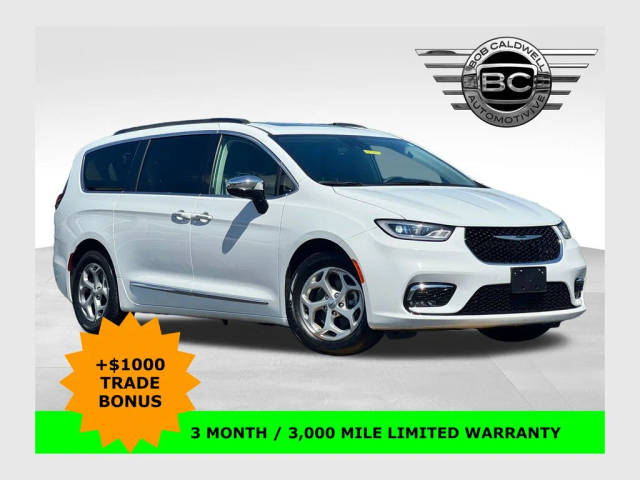 2023 Chrysler Pacifica Minivan Limited FWD photo