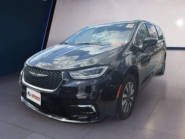 2023 Chrysler Pacifica Minivan Hybrid Touring L FWD photo