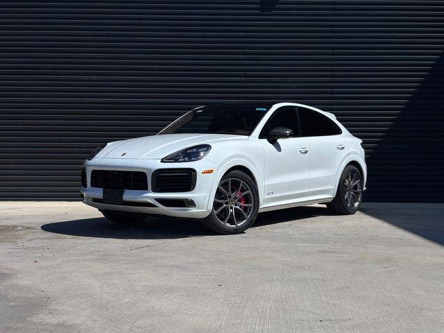 2023 Porsche Cayenne Coupe GTS AWD photo