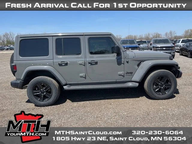 2022 Jeep Wrangler Unlimited Unlimited Sahara Altitude 4WD photo