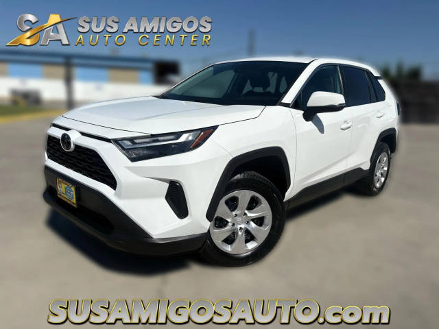 2023 Toyota RAV4 LE FWD photo