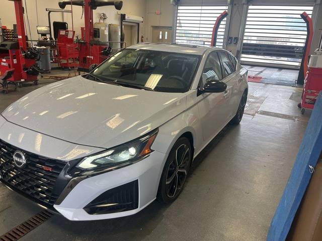 2023 Nissan Altima 2.5 SR FWD photo