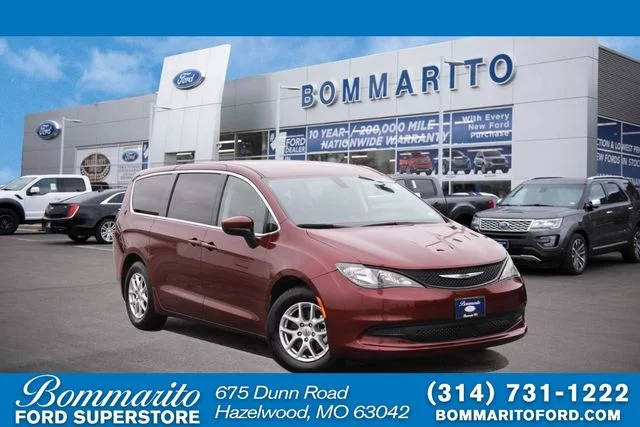 2022 Chrysler Voyager LX FWD photo