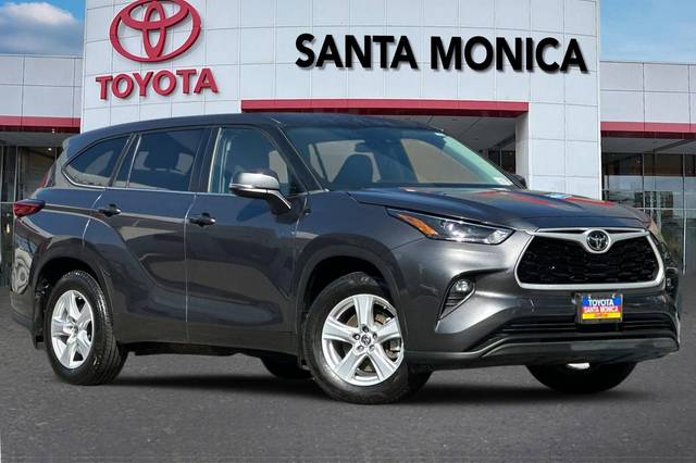 2023 Toyota Highlander LE AWD photo