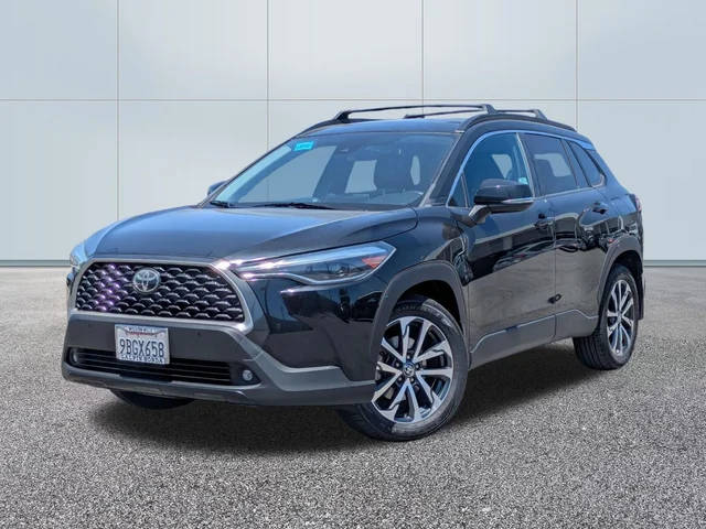 2022 Toyota Corolla Cross XLE AWD photo