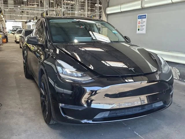 2022 Tesla Model Y Long Range AWD photo