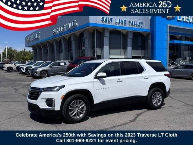 2023 Chevrolet Traverse LT Cloth AWD photo