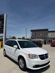 2020 Dodge Grand Caravan SXT FWD photo