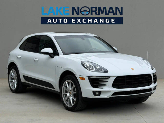 2016 Porsche Macan S AWD photo