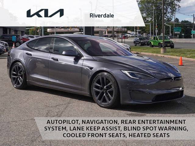 2023 Tesla Model S Standard Range AWD photo