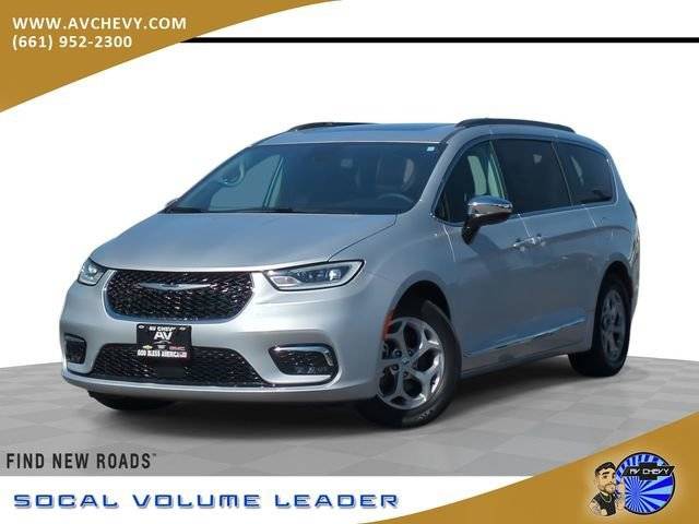 2023 Chrysler Pacifica Minivan Limited FWD photo