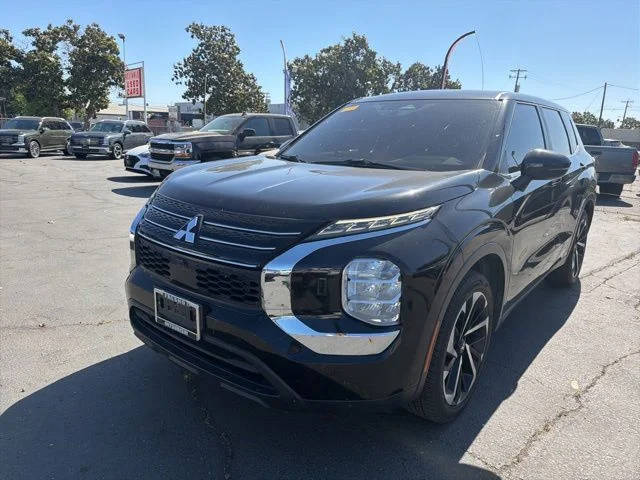 2022 Mitsubishi Outlander ES 4WD photo