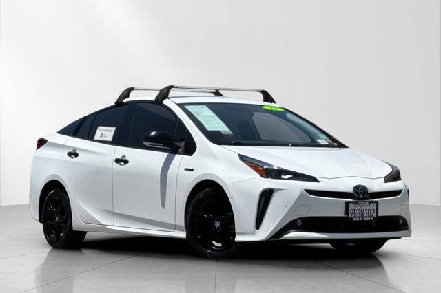 2022 Toyota Prius L Eco FWD photo