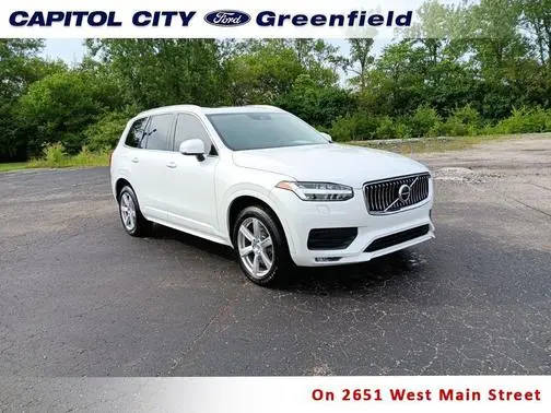 2022 Volvo XC90 Momentum AWD photo